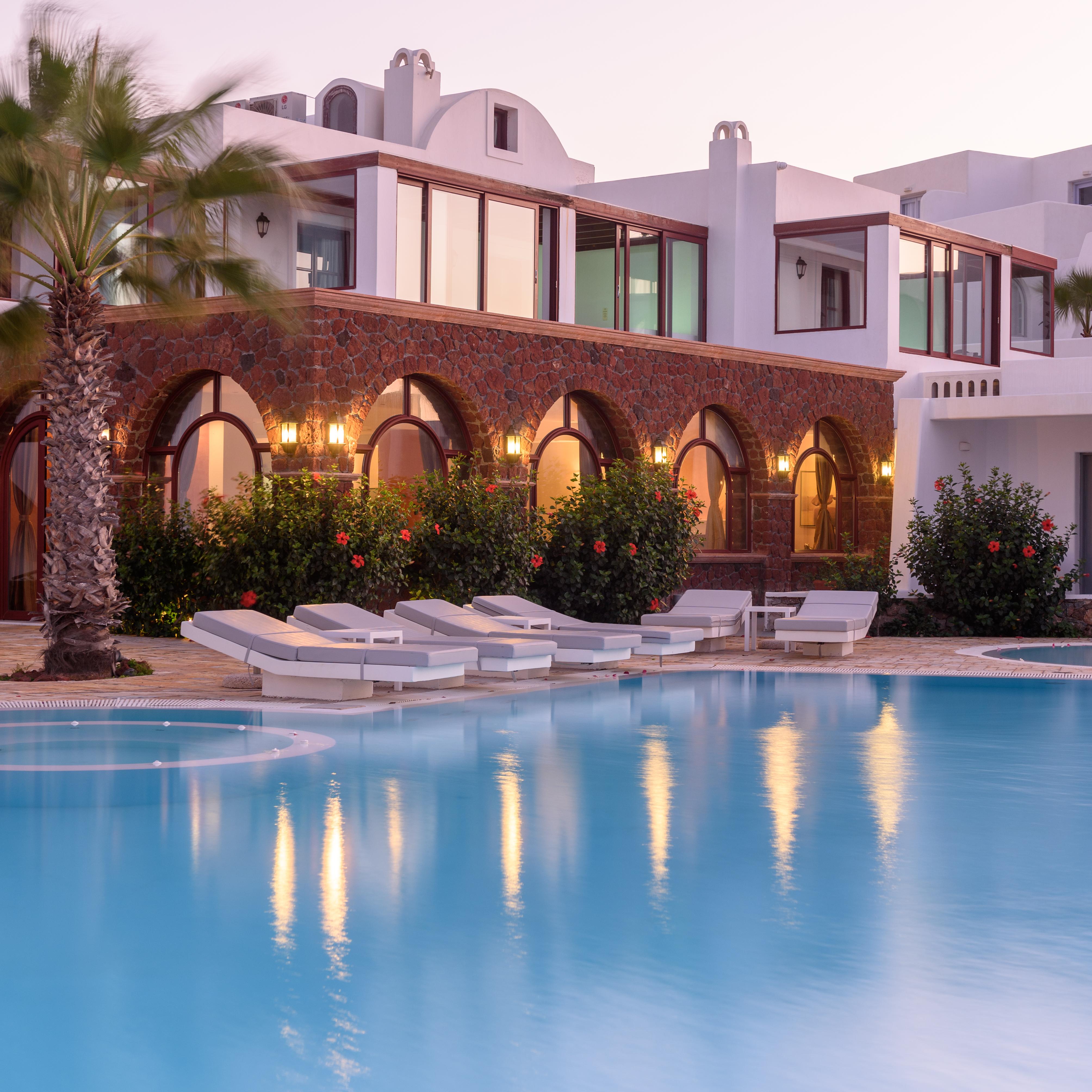 Maison Des Lys - Luxury Suites Akrotírion Exterior foto